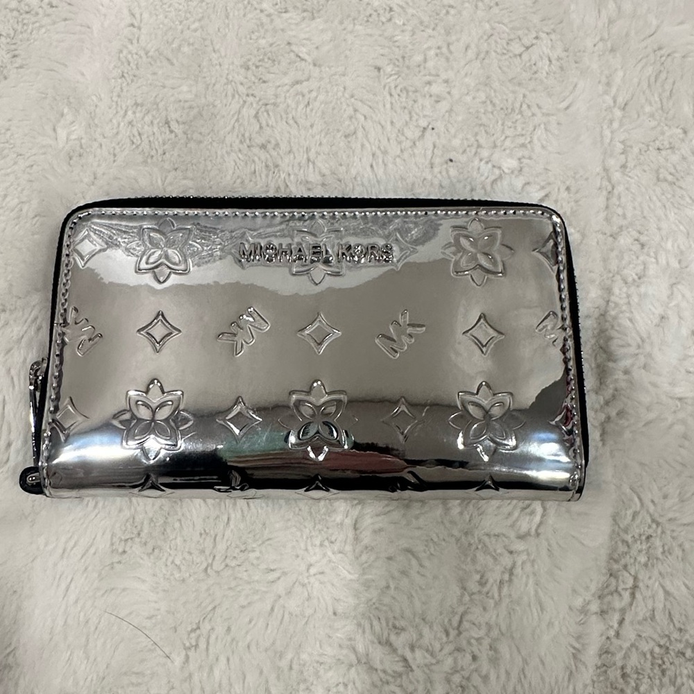 Michael Kors Jet Set Wristlet in Silver - Picture 2 of 5